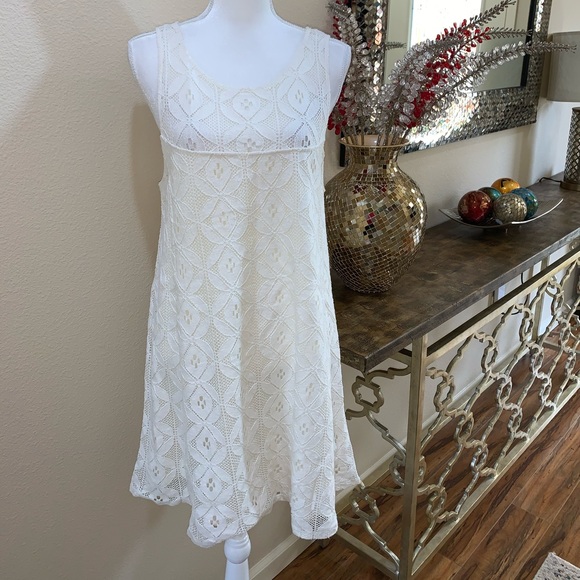 Beautiful white summer dress - Picture 1 of 14
